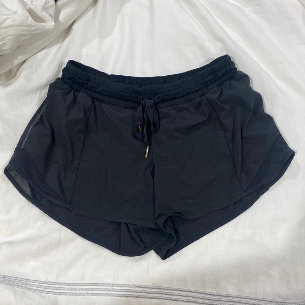 lululemon black hotty hot shorts